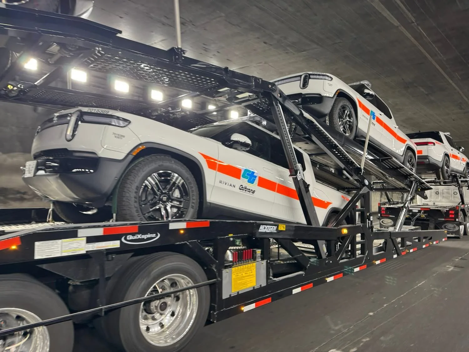 Rivian R1T R1S Caltrans Rivians spotted on transports and in the field Caltrans R1S R1T 6