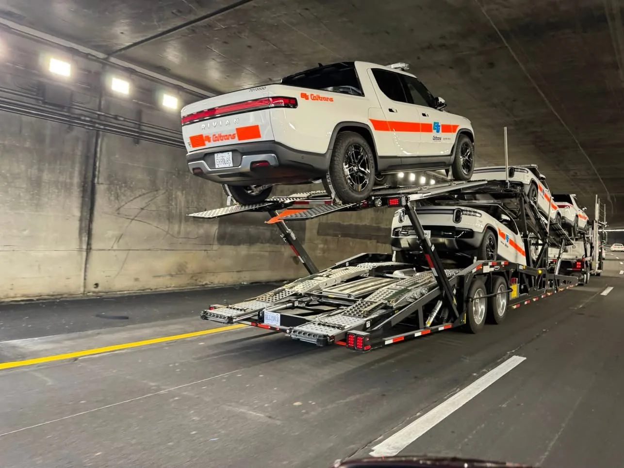 Rivian R1T R1S Caltrans Rivians spotted on transports and in the field Caltrans R1S R1T 4