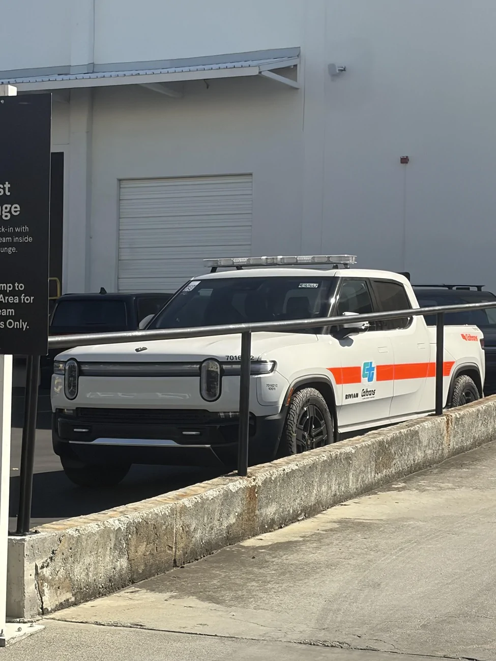 Rivian R1T R1S Caltrans Rivians spotted on transports and in the field Caltrans R1S R1T 1