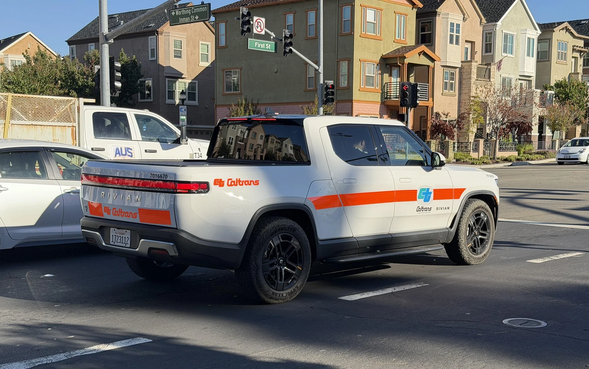 Rivian R1T R1S Caltrans Rivians spotted on transports and in the field Caltrans R1S R1T 2