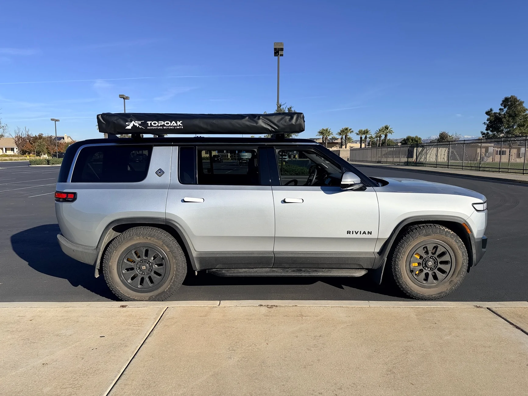 Rivian R1T R1S R1S OEM Crossbar and RTT + Awning - questions IMG_4180