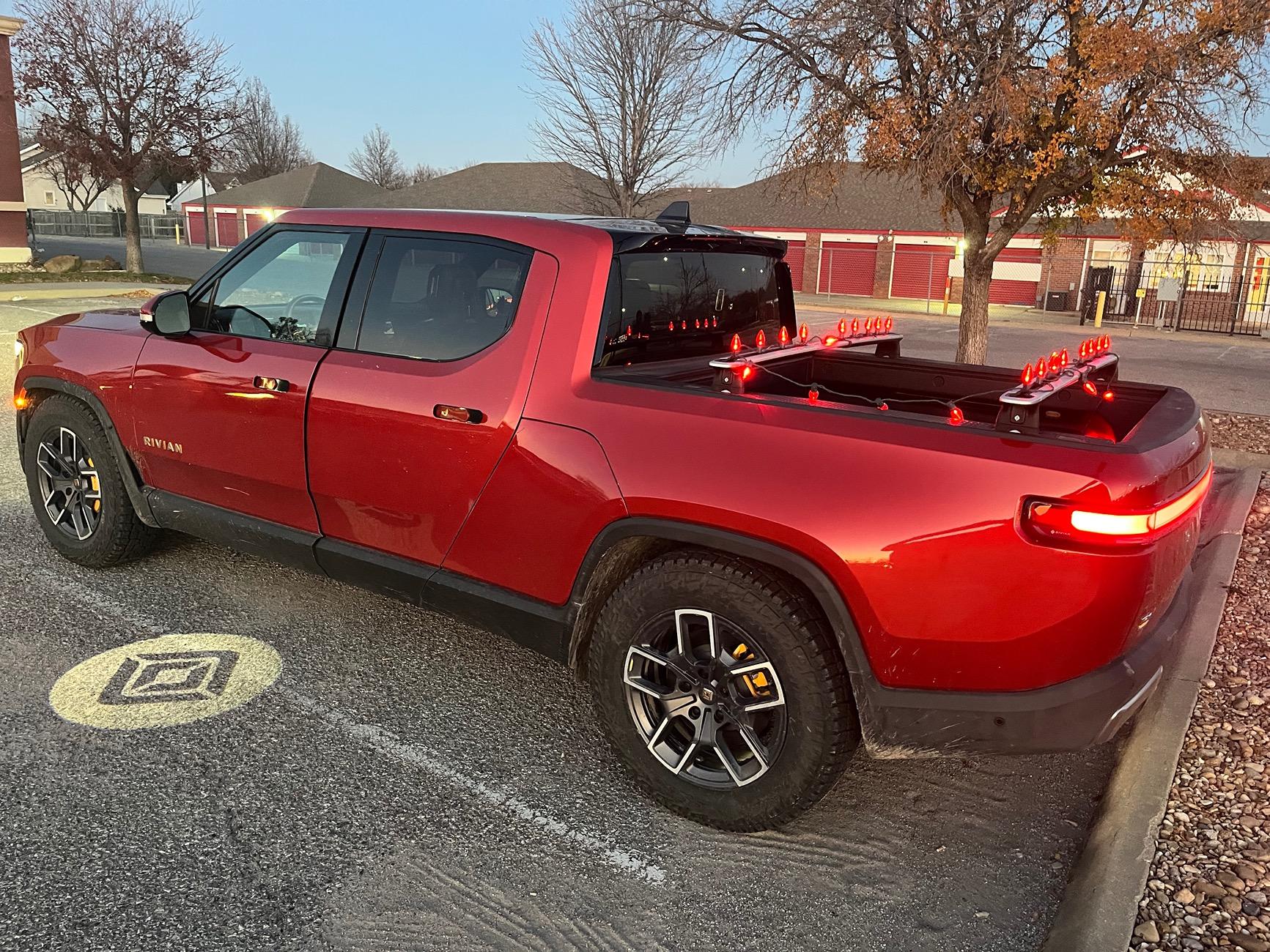 Rivian R1T R1S Christmas Lights? 115997-5bd6850b71e59810ec8784d7de41728e