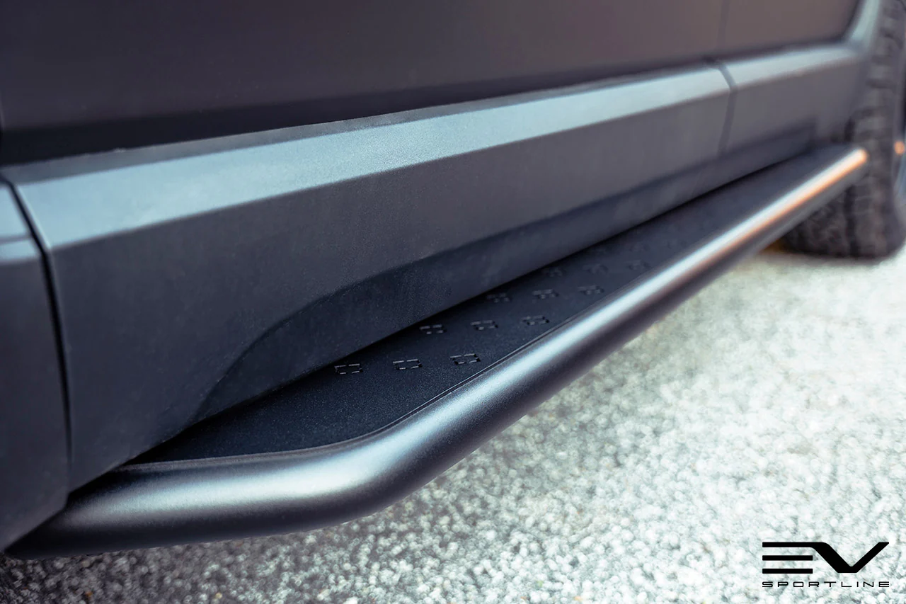 Rivian R1T R1S NEW PRODUCT! RMaxx Lightweight Aluminum Running Boards by EV Sportline - The best just got better! tmaxx-satin-clear-midnight-rivian-r1s-aluminum-running-boards-r1600-black-steel-wheels-wm-6_4