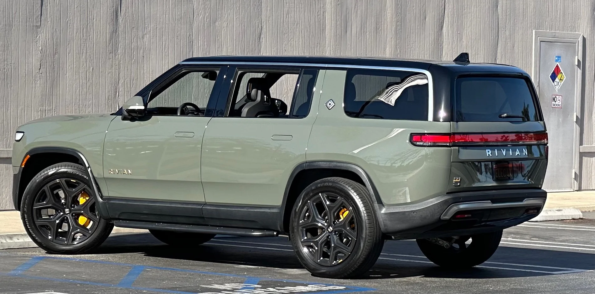 Rivian R1T R1S R1S - Owner Feedback Please - Do you recommend buying the R1S? FullSizeRender