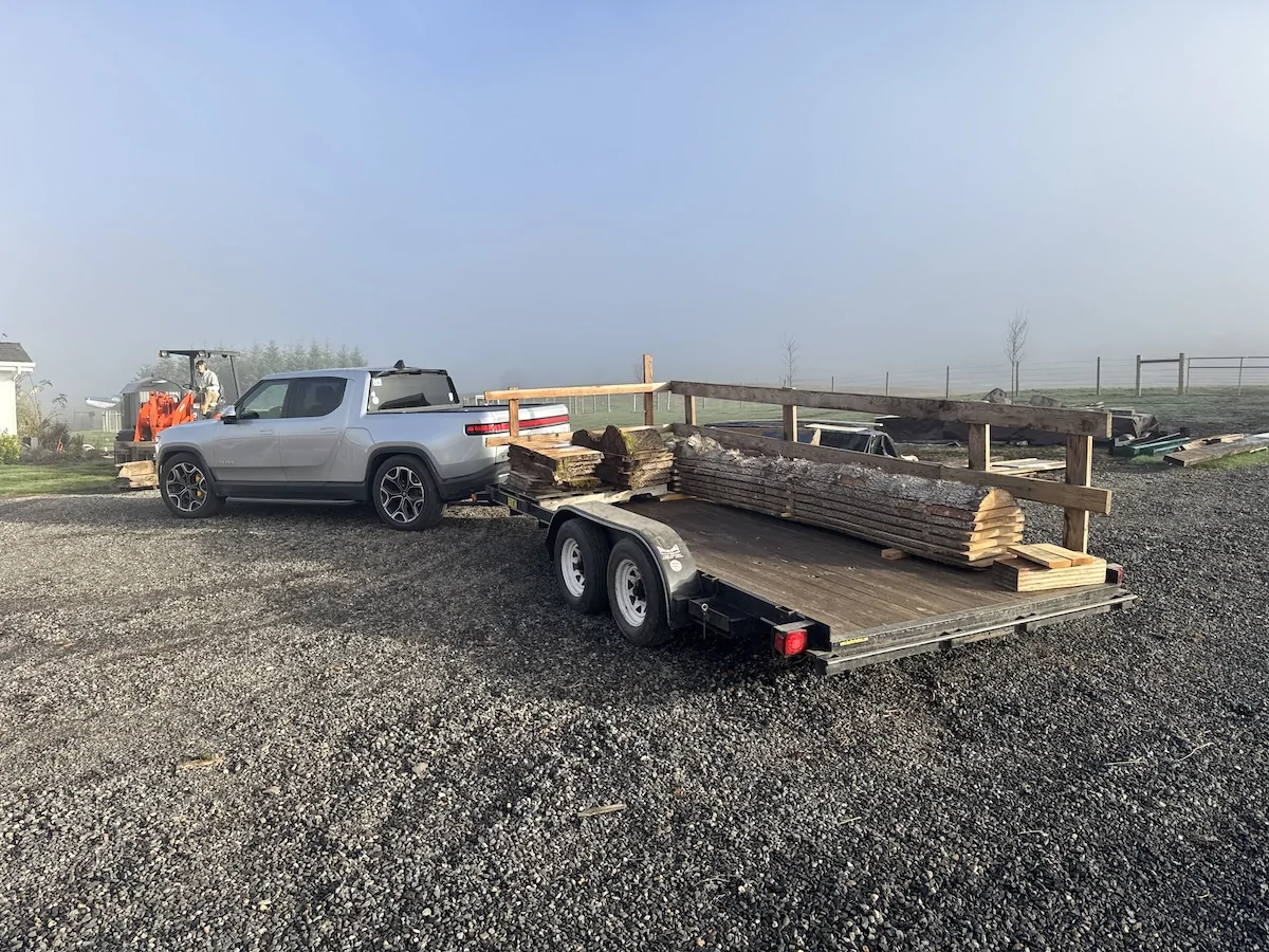 Rivian R1T R1S What did you do TO / WITH your Rivian today? 🧰 trailer of wood 1
