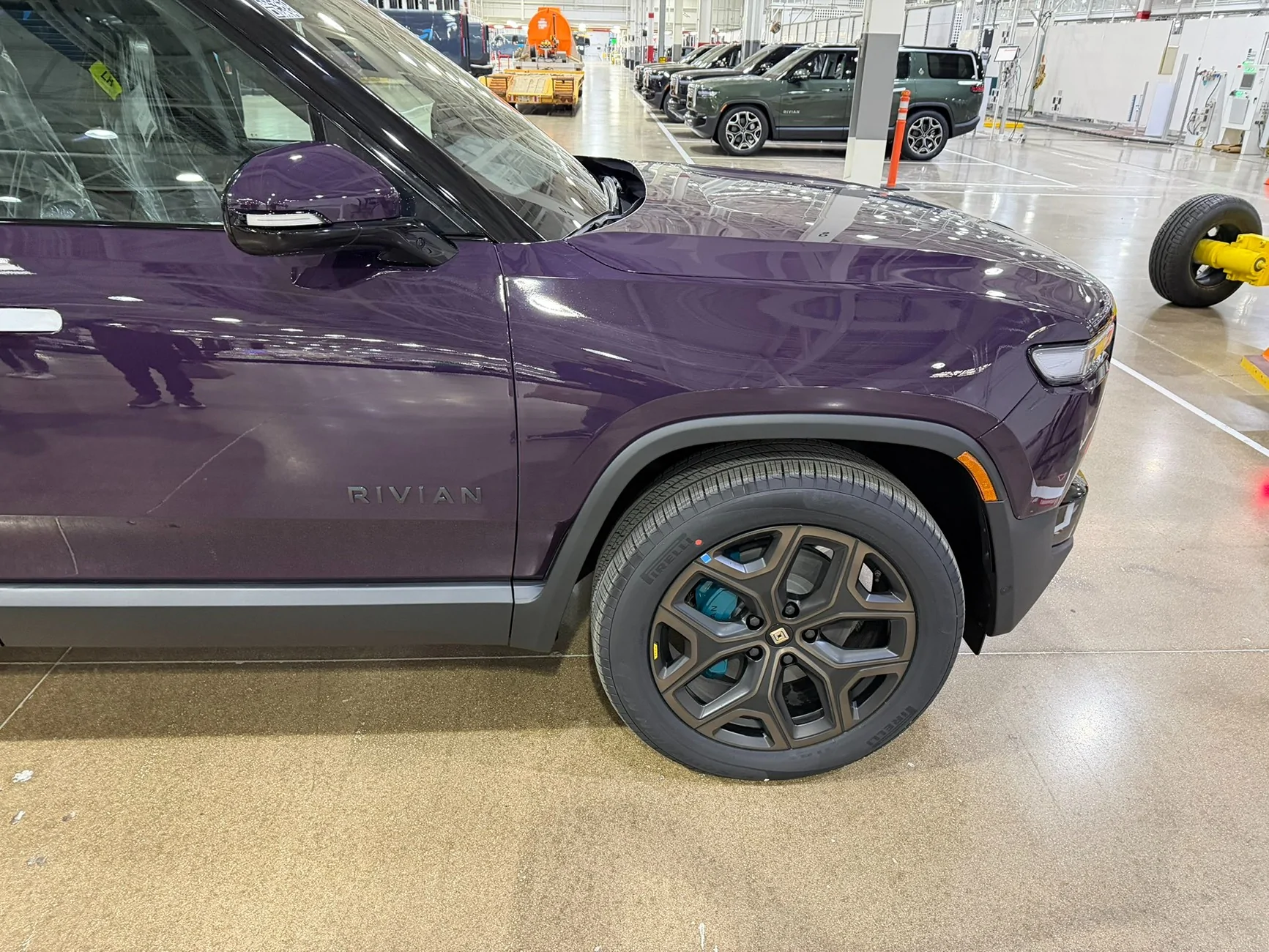 Rivian R1T R1S "Borealis" purple limited-edition paint color revealed! Borealis purple Rivian R1T Normal Plant 1