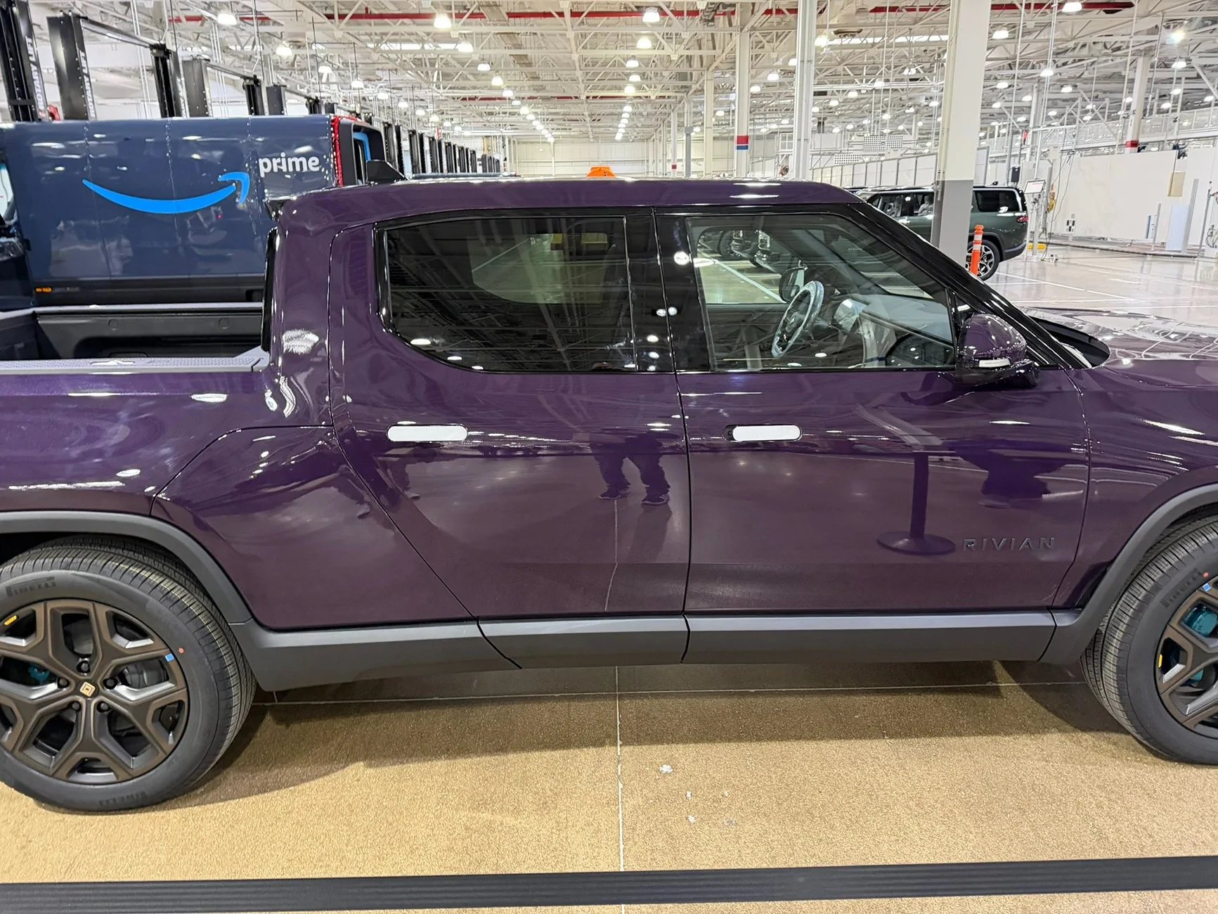 Rivian R1T R1S "Borealis" purple limited-edition paint color revealed! Borealis purple Rivian R1T Normal Plant 2