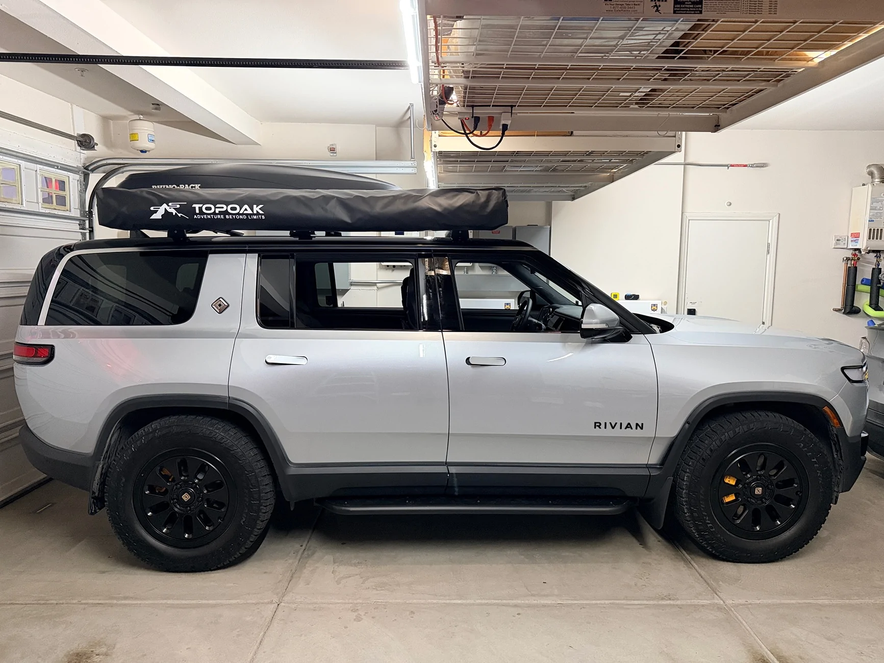 Rivian R1T R1S R1S OEM Crossbar and RTT + Awning - questions IMG_4403