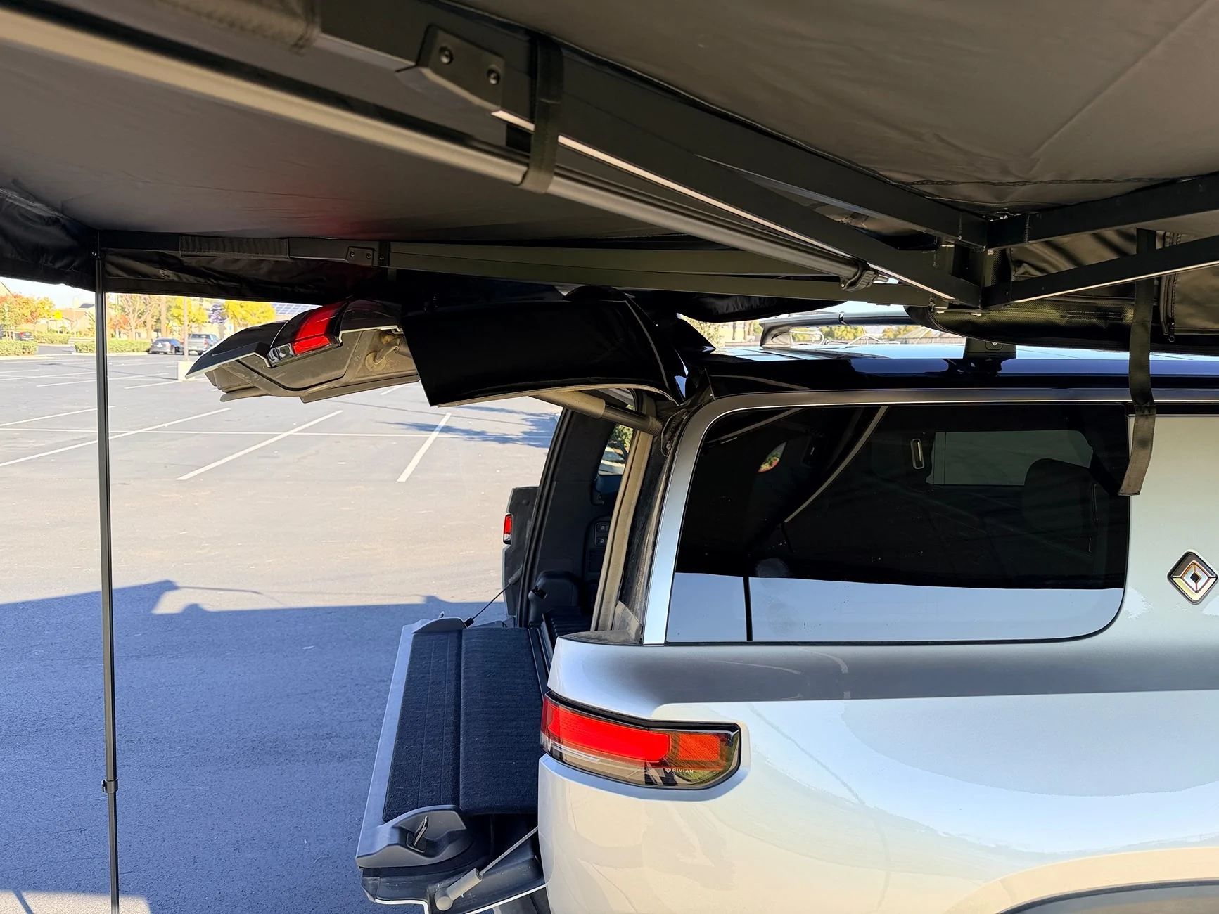 Rivian R1T R1S R1S OEM Crossbar and RTT + Awning - questions IMG_4194