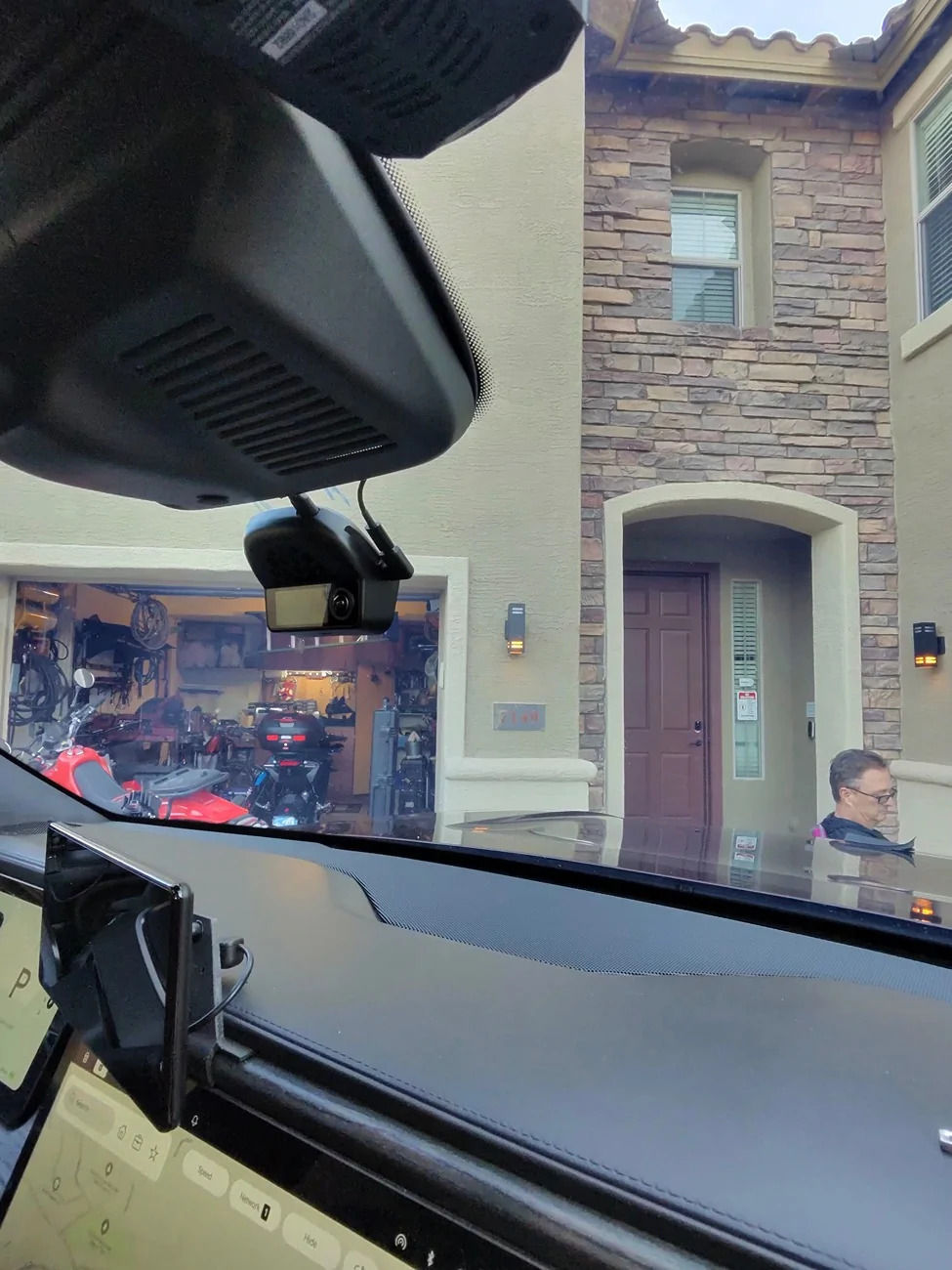 Rivian R1T R1S Comma AI/OpenPilot Update -- Watch it in Action on Gen1 Rivian (Video) photo-12745_singular_display_fullPictur