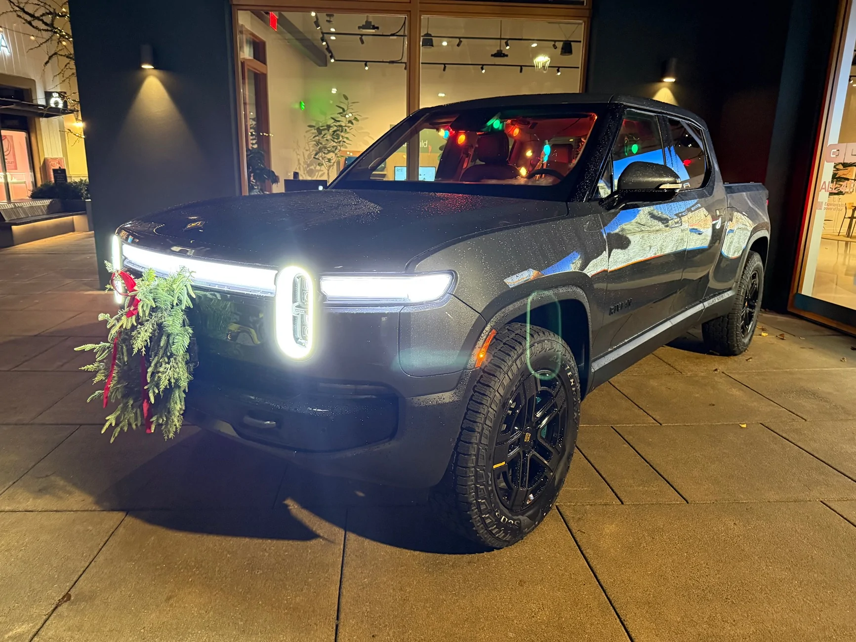 Rivian R1T R1S Christmas Decorations for R1S? IMG_9158