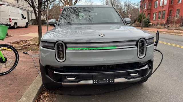 Rivian R1T R1S LIMESTONE R1T Photos IMG_6049