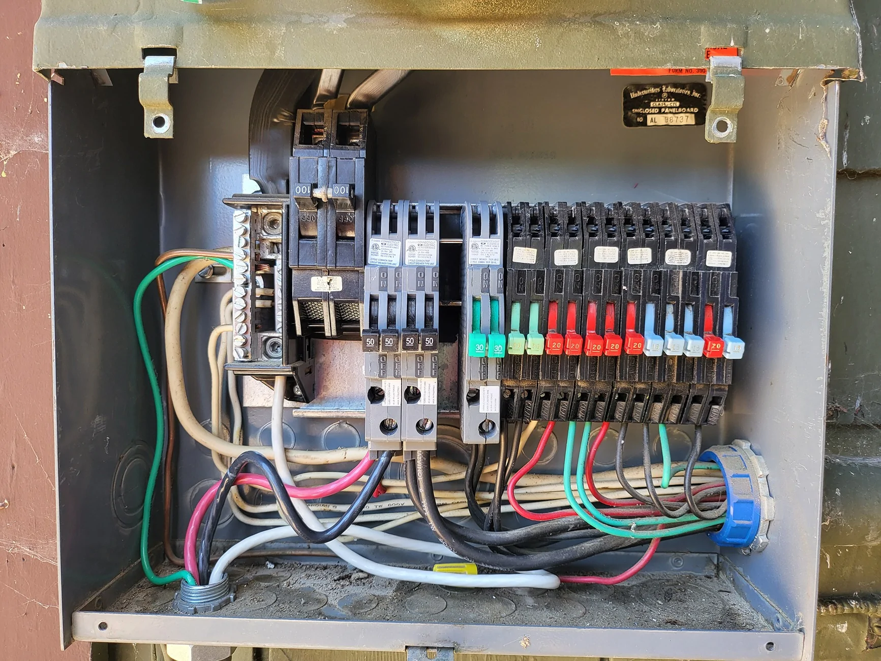 Rivian R1T R1S Got Electrician - What do I need to know? 2025-07-26 15.40.22