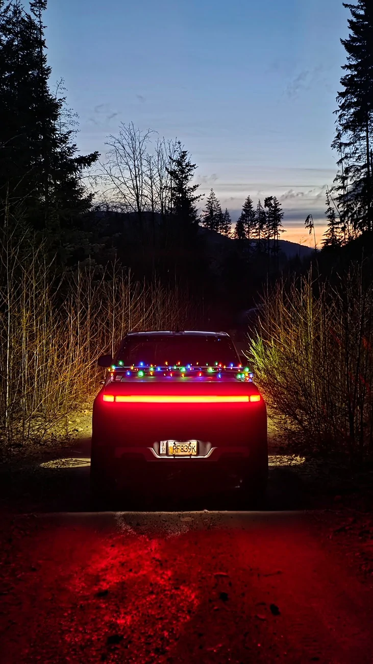 Rivian R1T R1S Let's see your Christmas 2025 Rivian! 20251225_072247