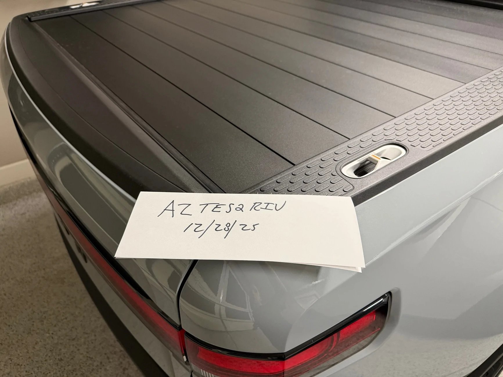 Rivian R1T R1S FS: Interrobang Manual Tonneau Cover + other accessories IMG_2152