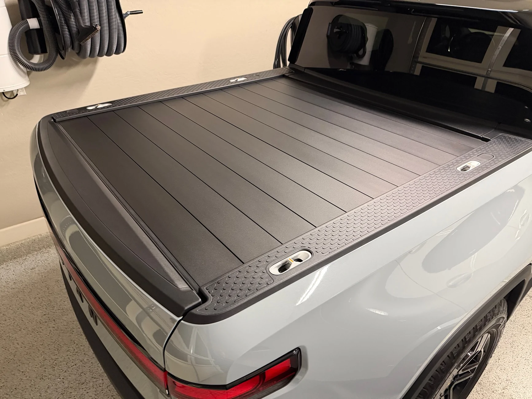Rivian R1T R1S FS: Interrobang Manual Tonneau Cover + other accessories IMG_2016