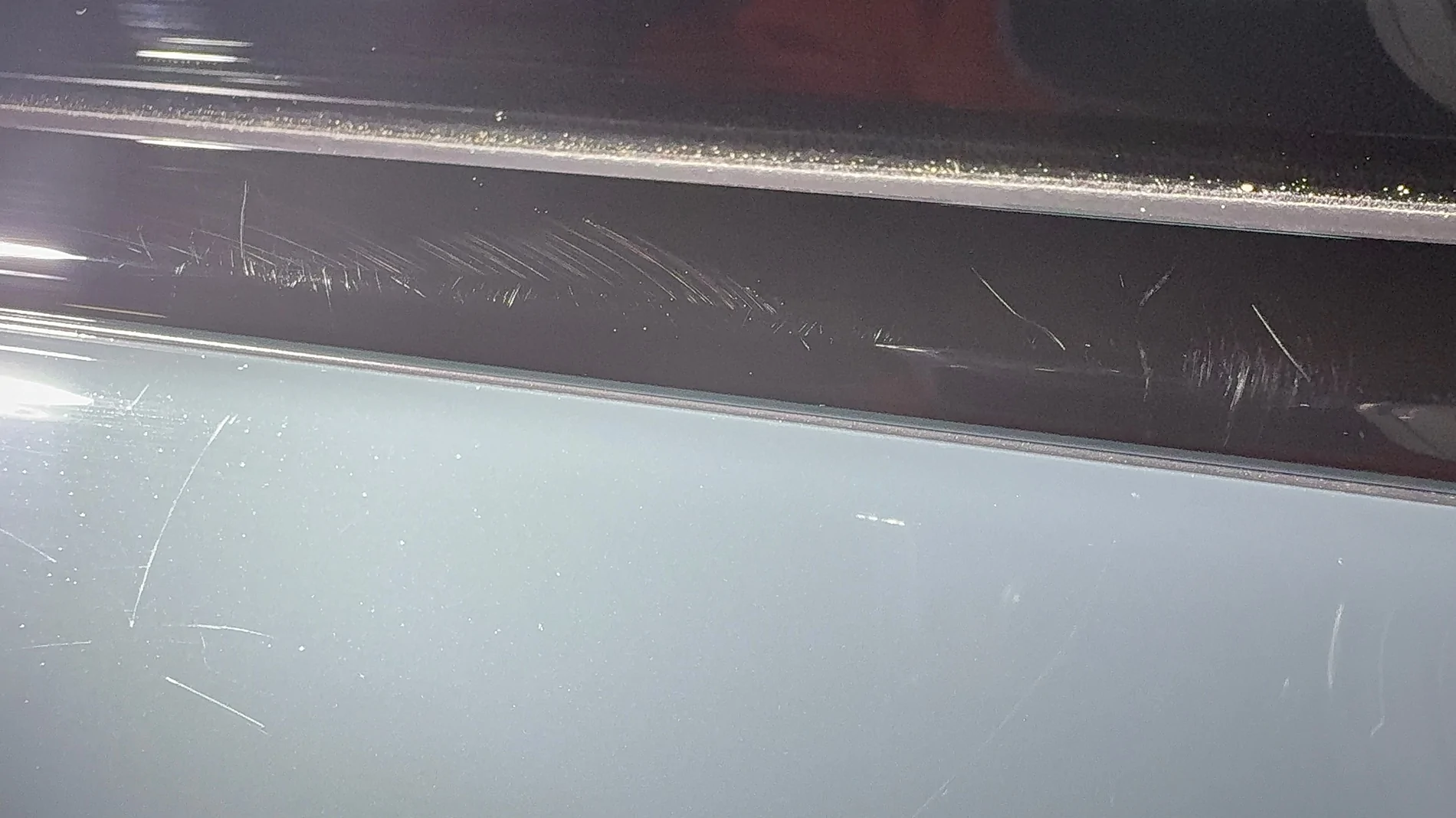 Rivian R1T R1S Is the G2 piano black trim clear coated? IMG_1924
