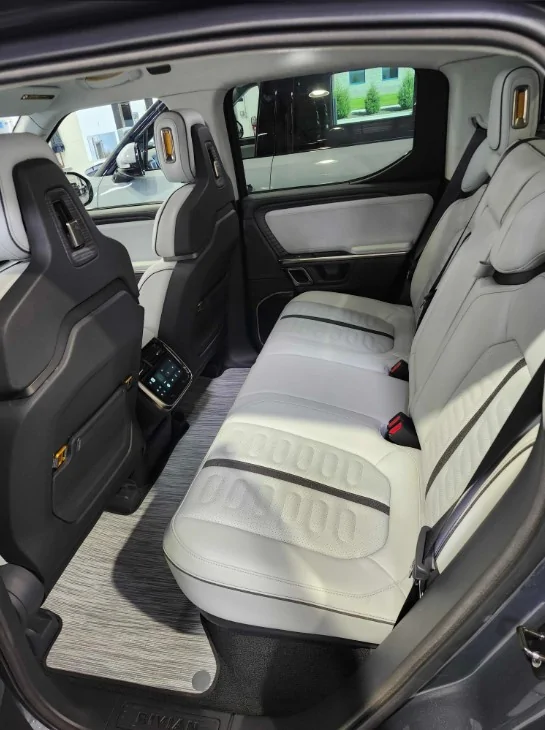 Rivian R1T R1S WTB - R1T under 30k miles (prefer launch edition) 8775fd370ecd72f002d10f217e4f24ff