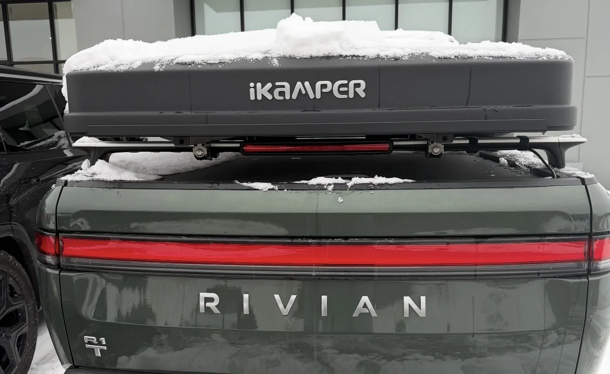 Rivian R1T R1S Automatic accessory mode with third brake light IMG_1800