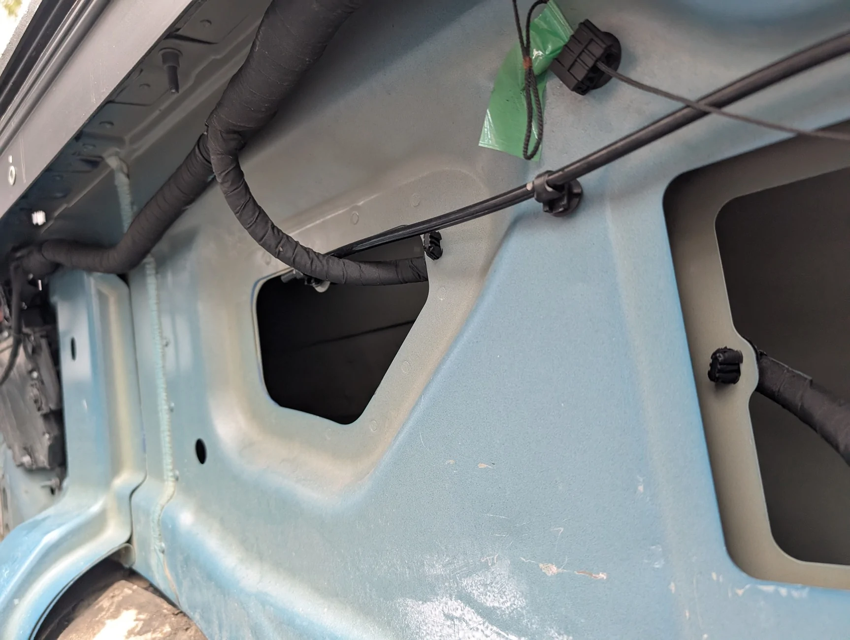 Rivian R1T R1S Has anyone taken the bed apart? 1000010075