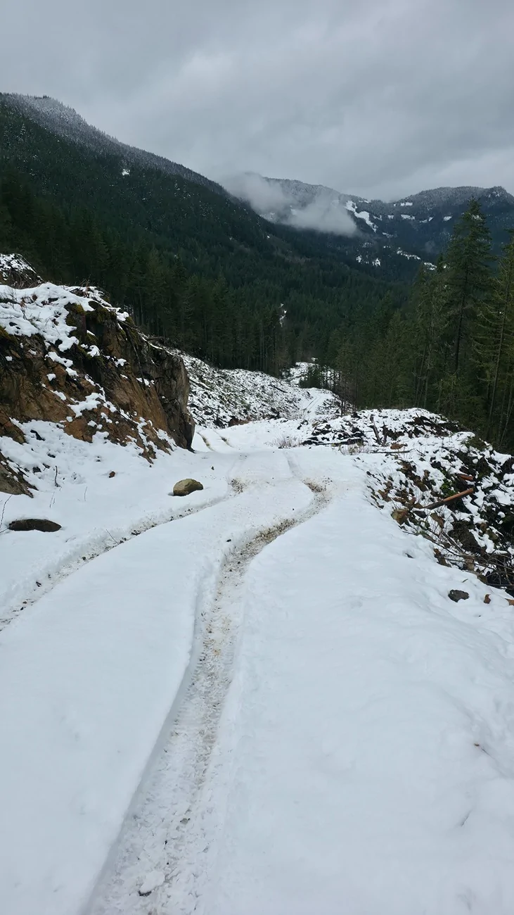 Rivian R1T R1S EV torque + snow: friend or foe? 20260109_130109