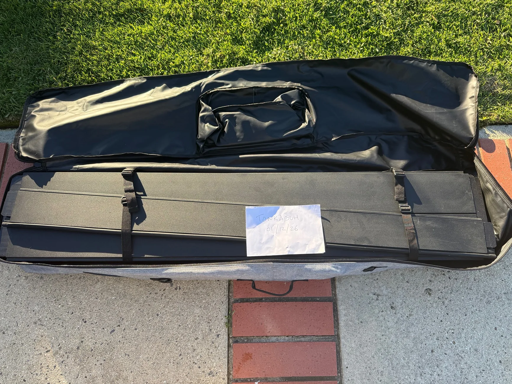 Rivian R1T R1S Interrobang tonneau cover $700 obo IMG_0135