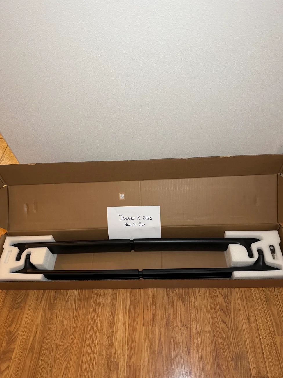 Rivian R1T R1S Black Cargo Cross Bars - New In Box tempImageWNUe5o
