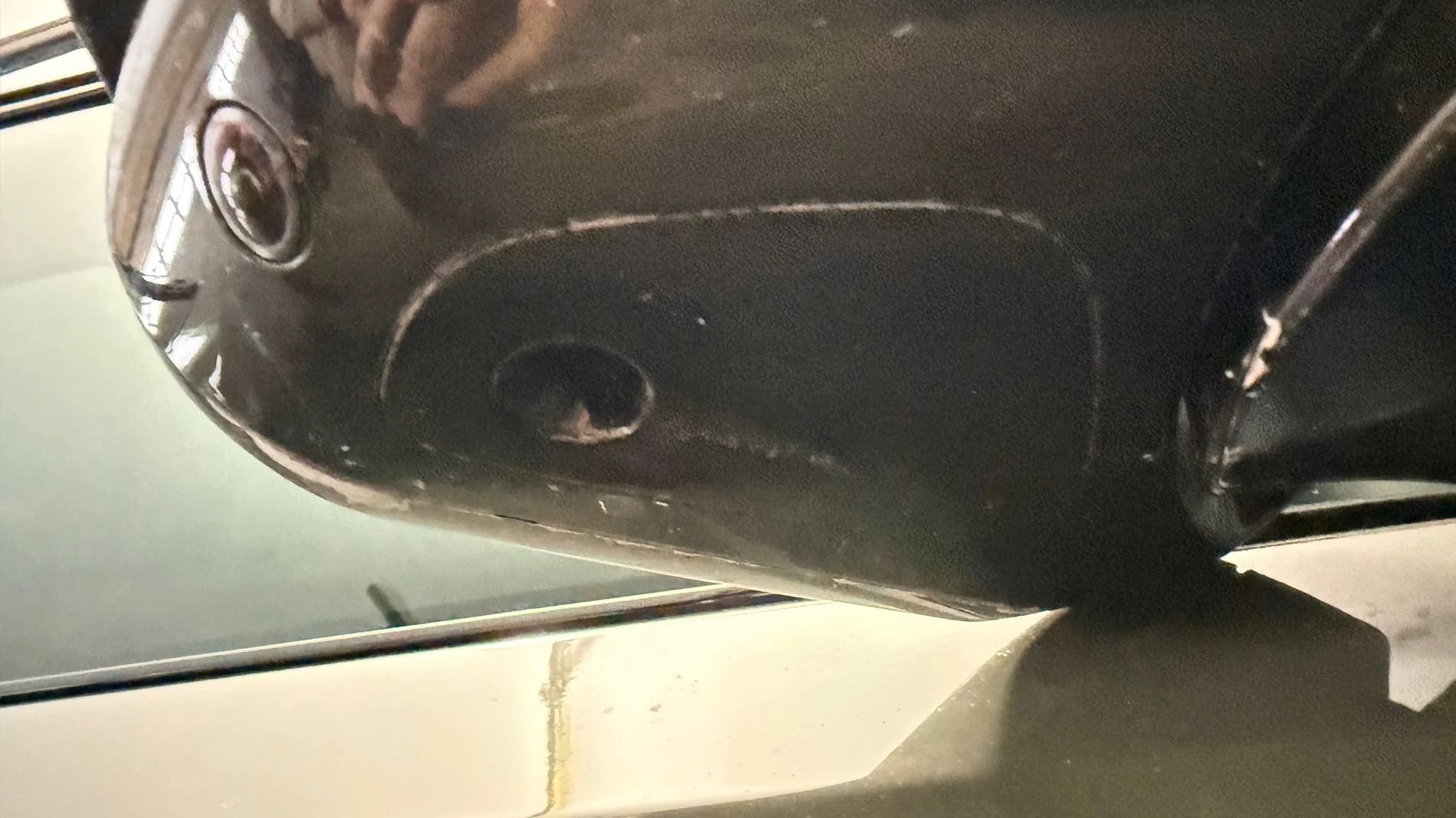 Rivian R1T R1S Cutout underneath 2026 R1S driver side mirror? IMG_7636