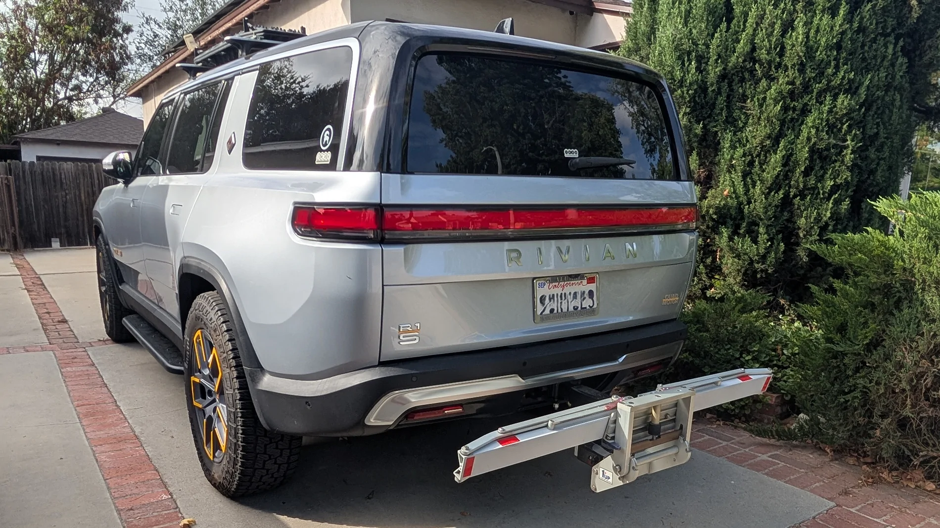 Rivian R1T R1S Bike Rack on R2? PXL_20250930_163854318