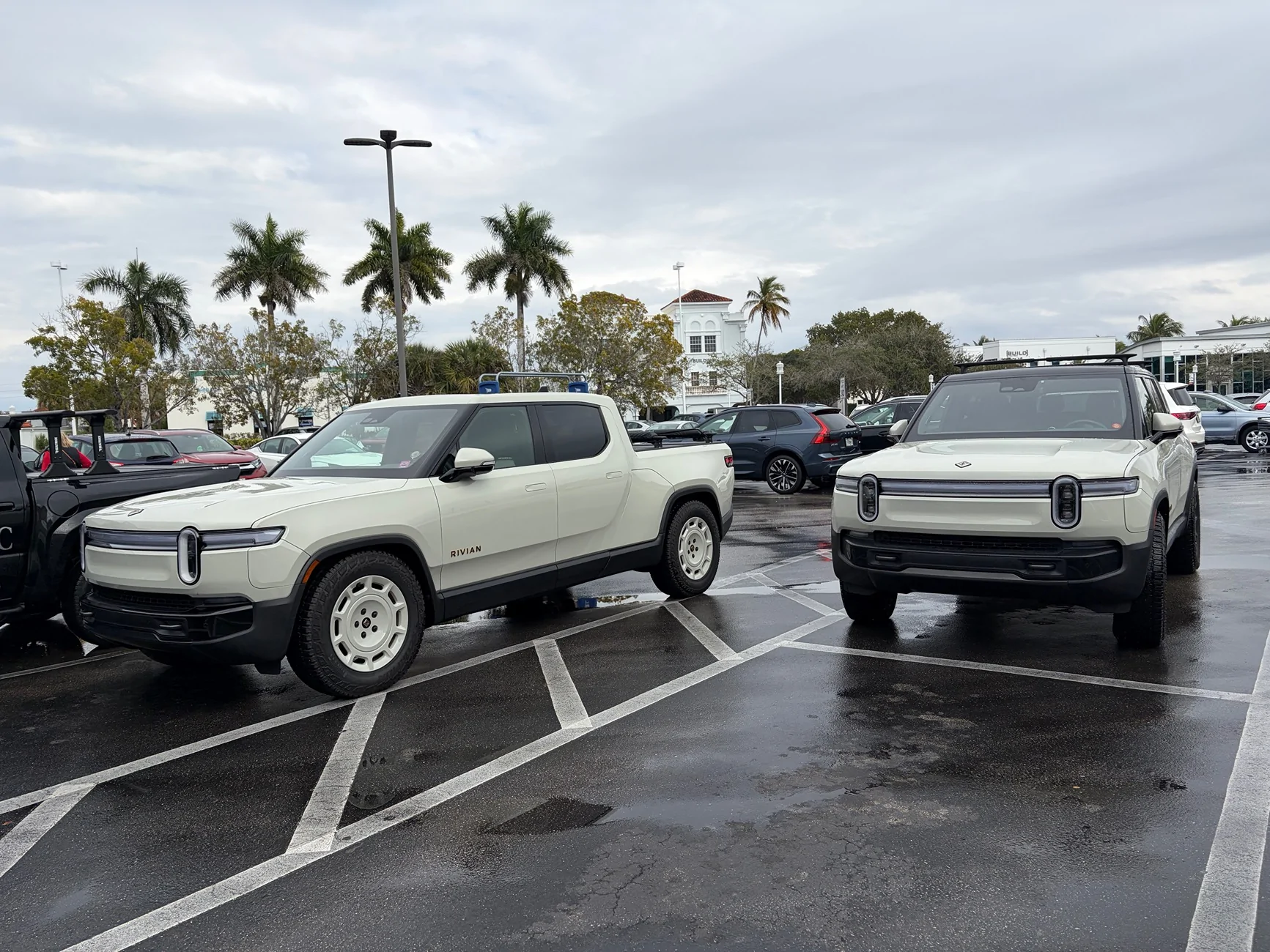 Rivian R1T R1S California Dune Sighting In Naples IMG_5520
