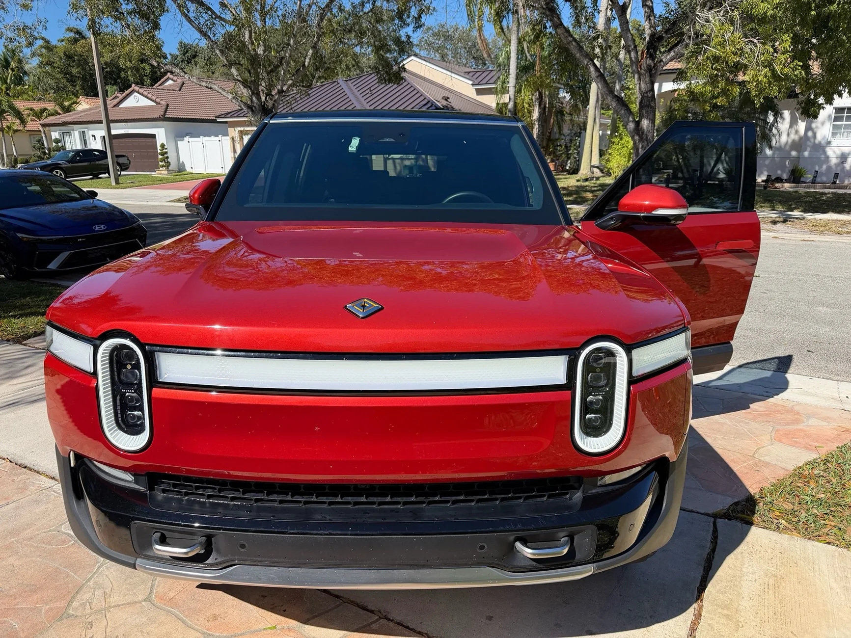 Rivian R1T R1S 2023 Red R1S Quad Adventure 58k IMG_0589