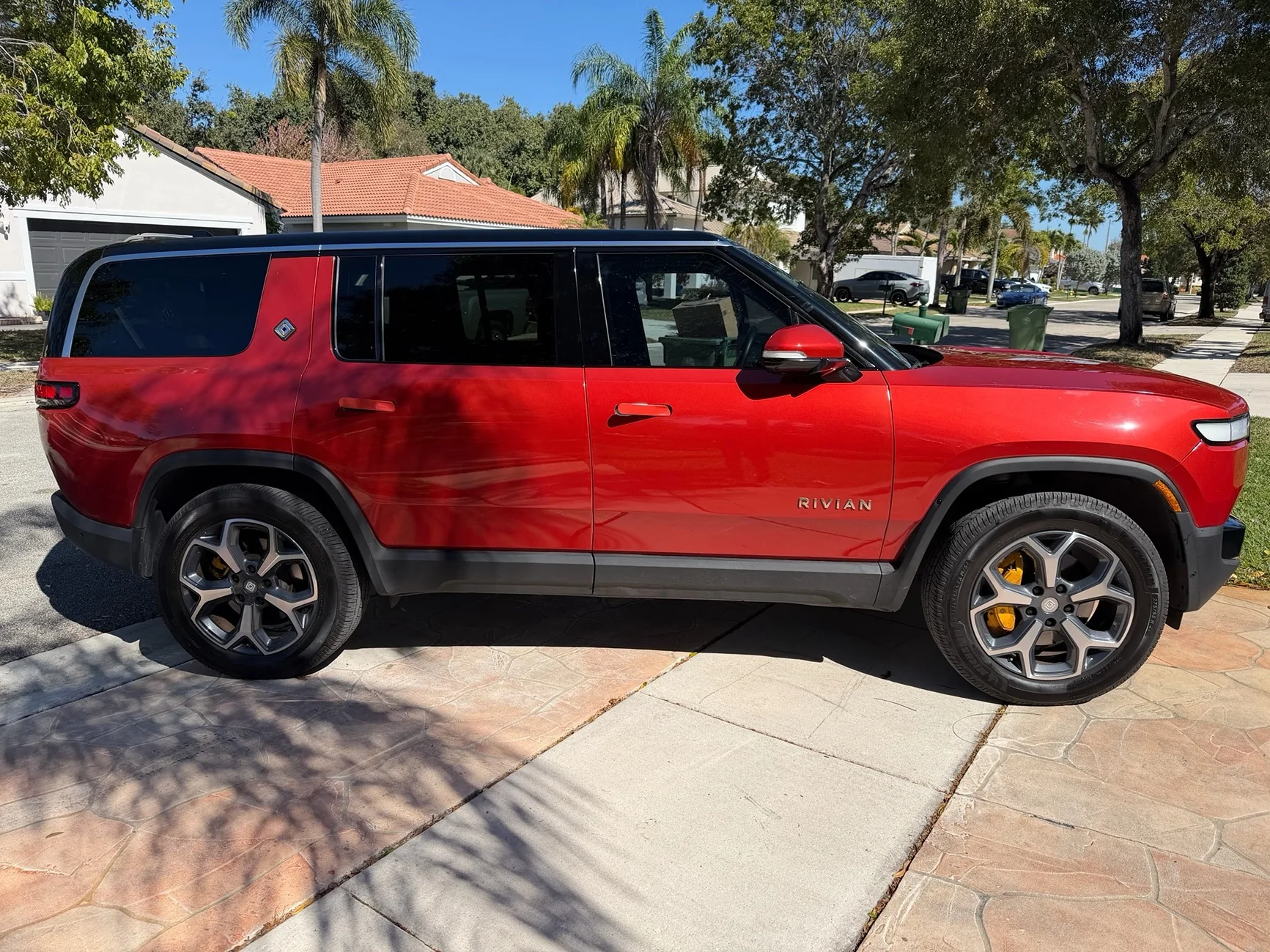 Rivian R1T R1S 2023 Red R1S Quad Adventure 58k IMG_0591