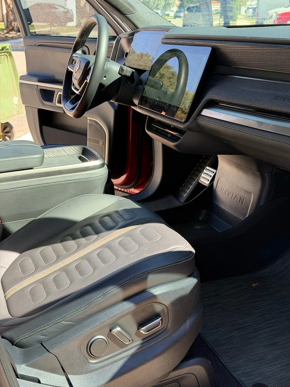 Rivian R1T R1S 2023 Red R1S Quad Adventure 58k IMG_0618