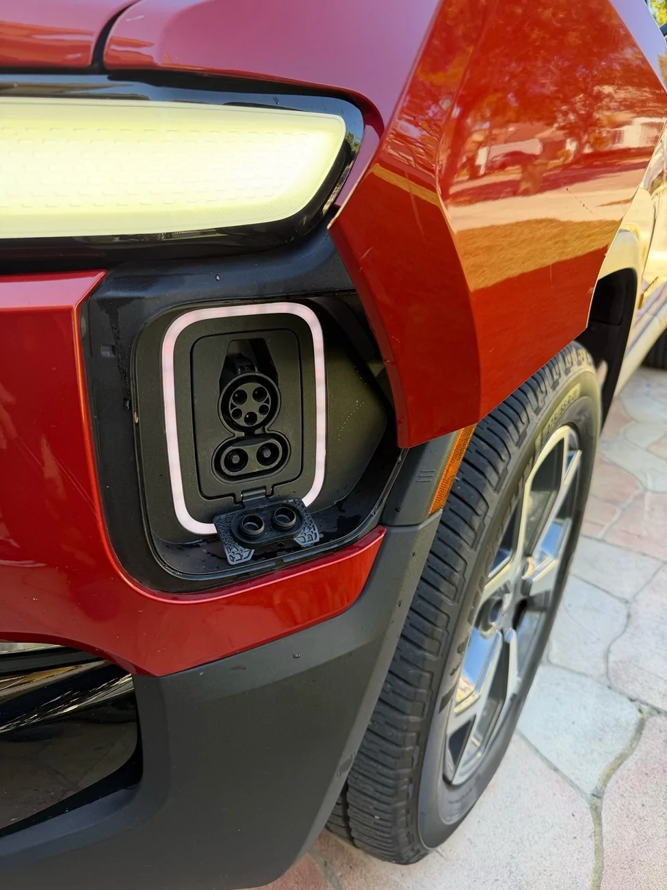 Rivian R1T R1S 2023 Red R1S Quad Adventure 58k IMG_0621