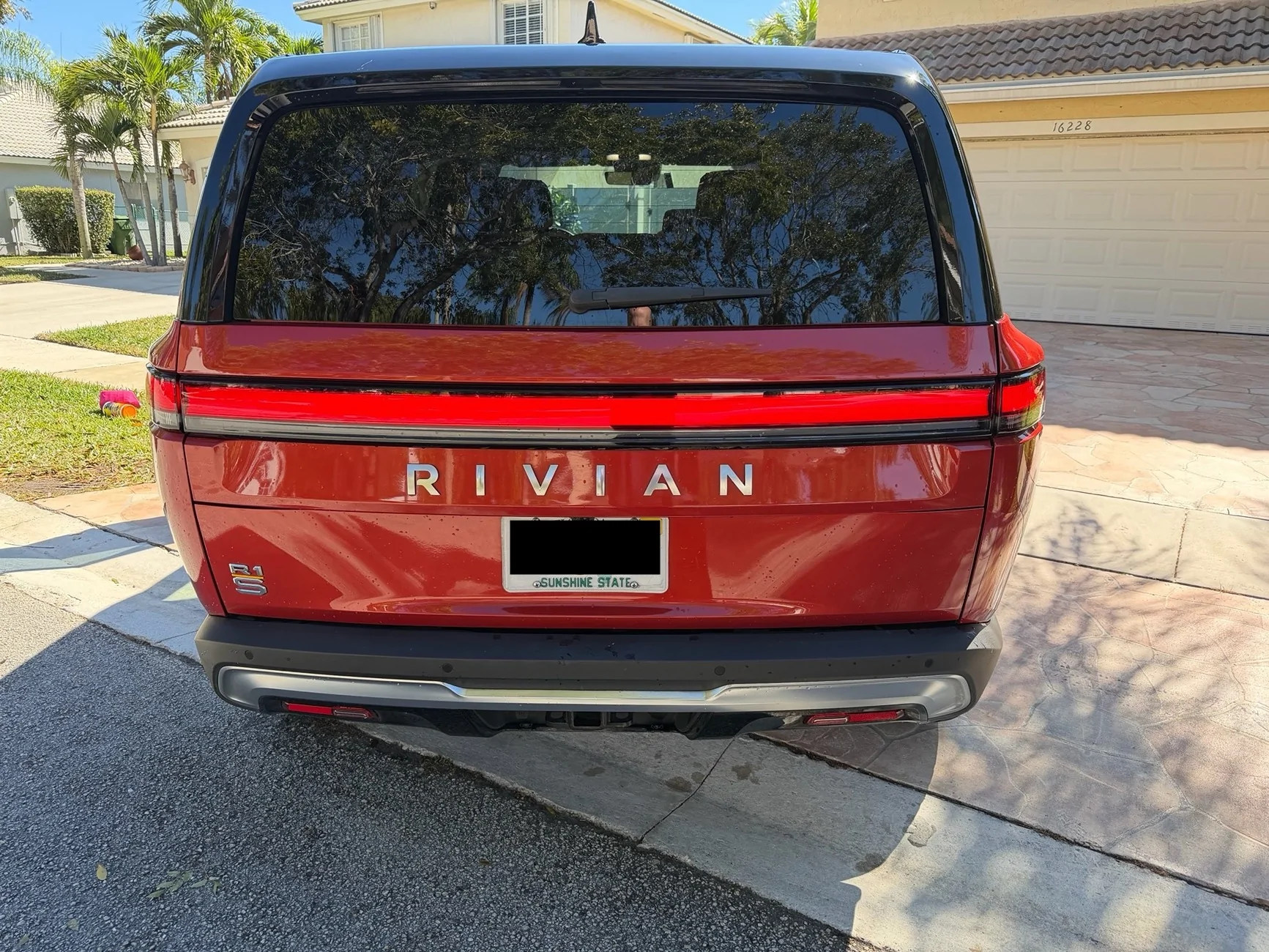 Rivian R1T R1S 2023 Red R1S Quad Adventure 58k IMG_0593