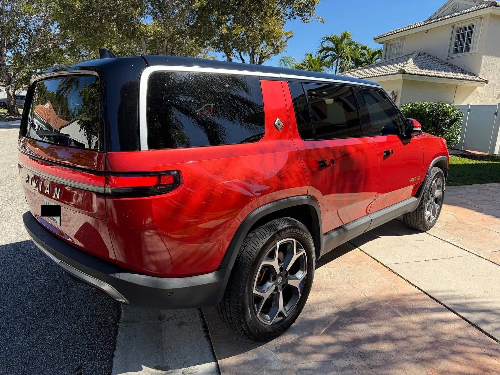 Rivian R1T R1S 2023 Red R1S Quad Adventure 58k IMG_0592