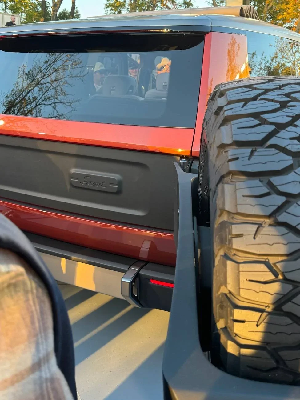 Rivian R1T R1S Official: Scout EV SUV & Pickup debut w/ Gas Range Extender EREV, 4x4, BOF, Lockers, Sway Bar Disconnect -- All Specs, Wallpapers, Videos 1770136731268-z0