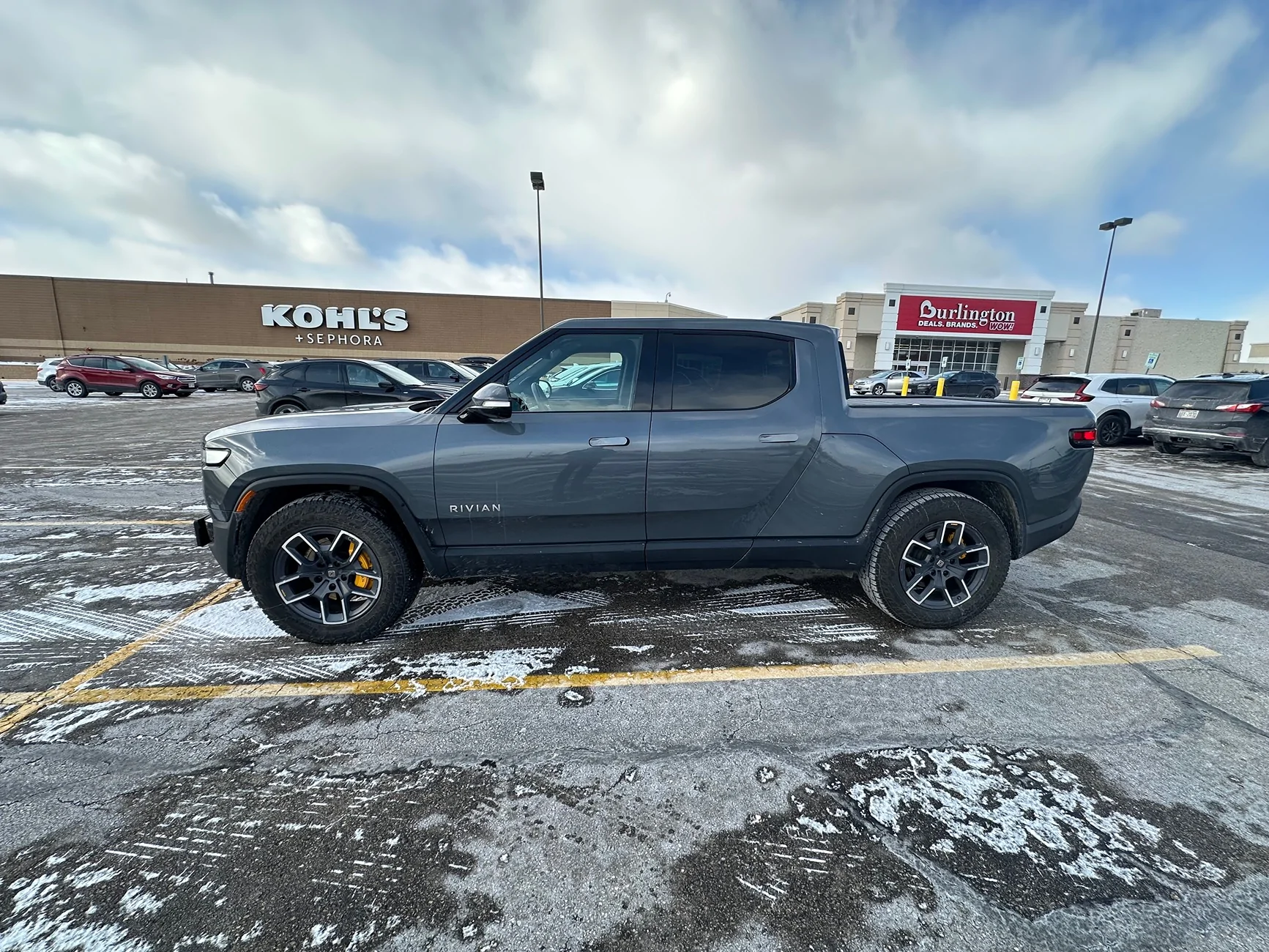 Rivian R1T R1S Sold 2022 Rivian R1T Adventure IMG_3357