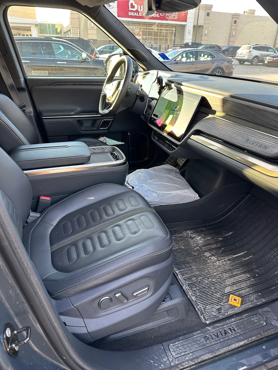 Rivian R1T R1S Sold 2022 Rivian R1T Adventure IMG_3380