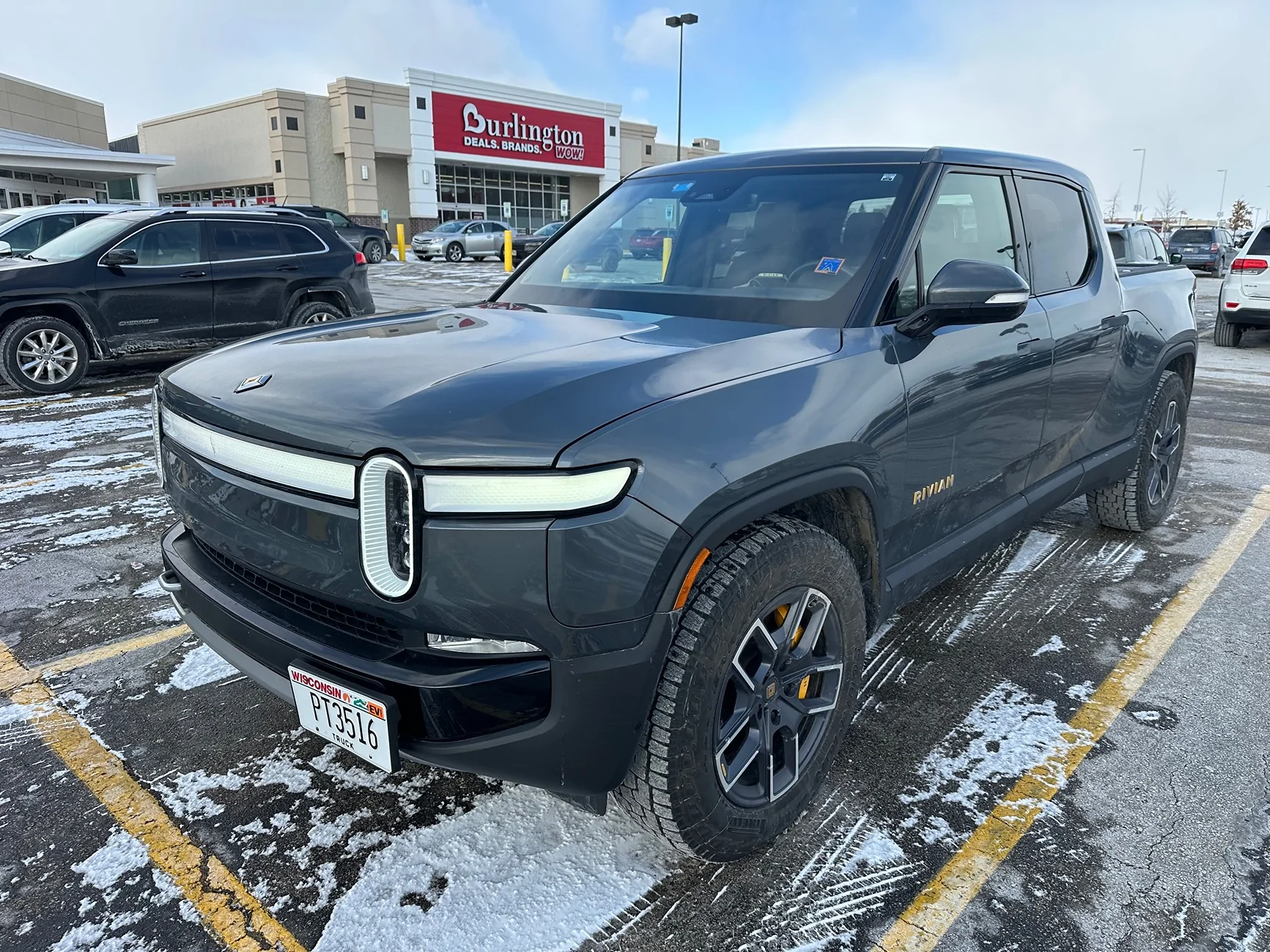 Rivian R1T R1S Sold 2022 Rivian R1T Adventure IMG_3356