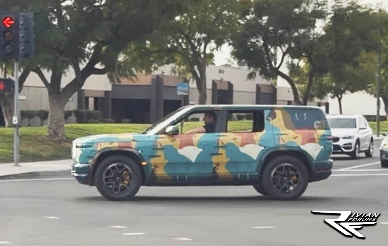 Rivian R1T R1S R2 with new wheels & camo spotted with R1S - photos & video rivian-r2-new-wheels