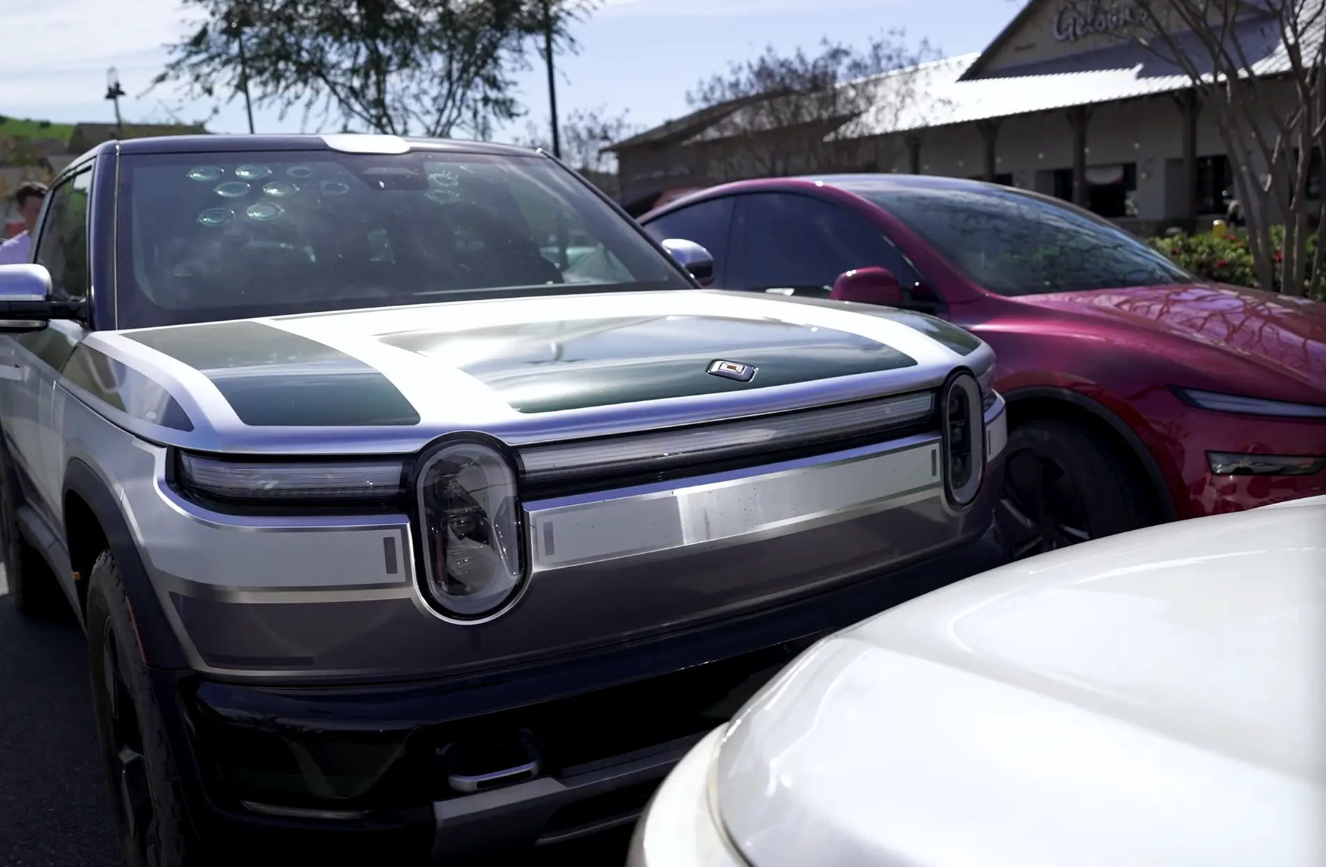 Rivian R1T R1S 2026 Rivian R2 Specs & Reviews!! 300+ Mile Range, 10-80% Charge in 30 Min, 656 hp / 609 lb-ft, 0-60 mph in 3.6s, dimensions 1770774908672-5s