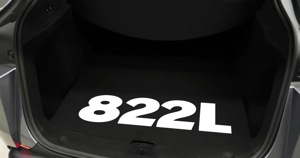 Rivian R1T R1S R2 vs Model Y size & shape comparison (spotted photo) 1770830338351-nx