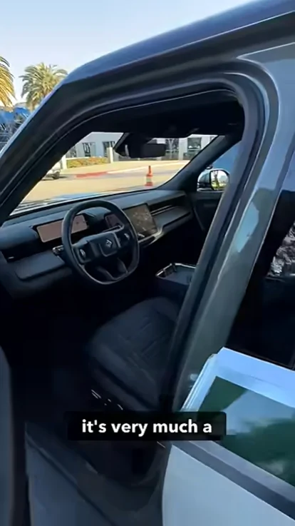 Rivian R1T R1S R2 vs Model Y size & shape comparison (spotted photo) 1770830654162-70