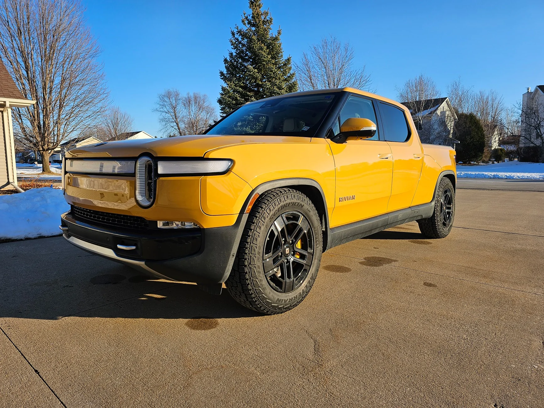 Wisconsin - **Sale Pending** 2022 R1T - Compass Yellow - Ocean Coast ...