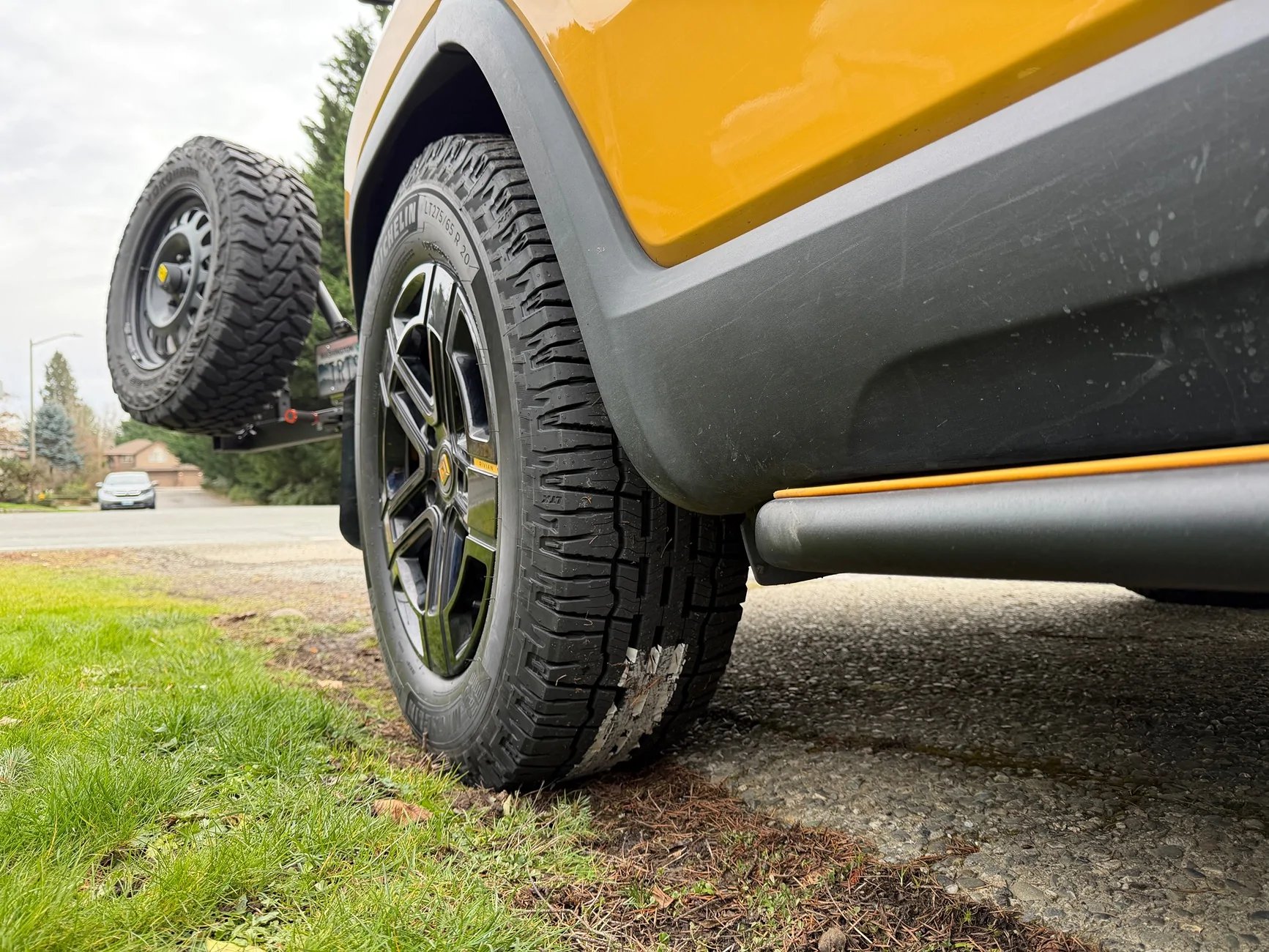Rivian R1T R1S Vibration when hold engaged after attaching spare wheel carrier IMG_3392