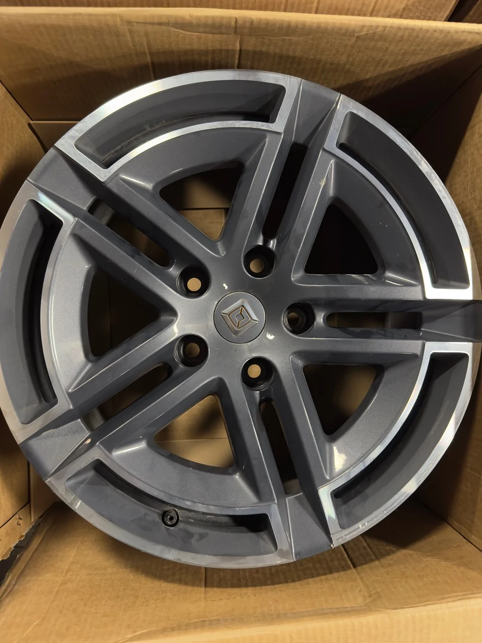 Rivian R1T R1S FS: 20" all season wheel set w/ TPMS IMG_5772