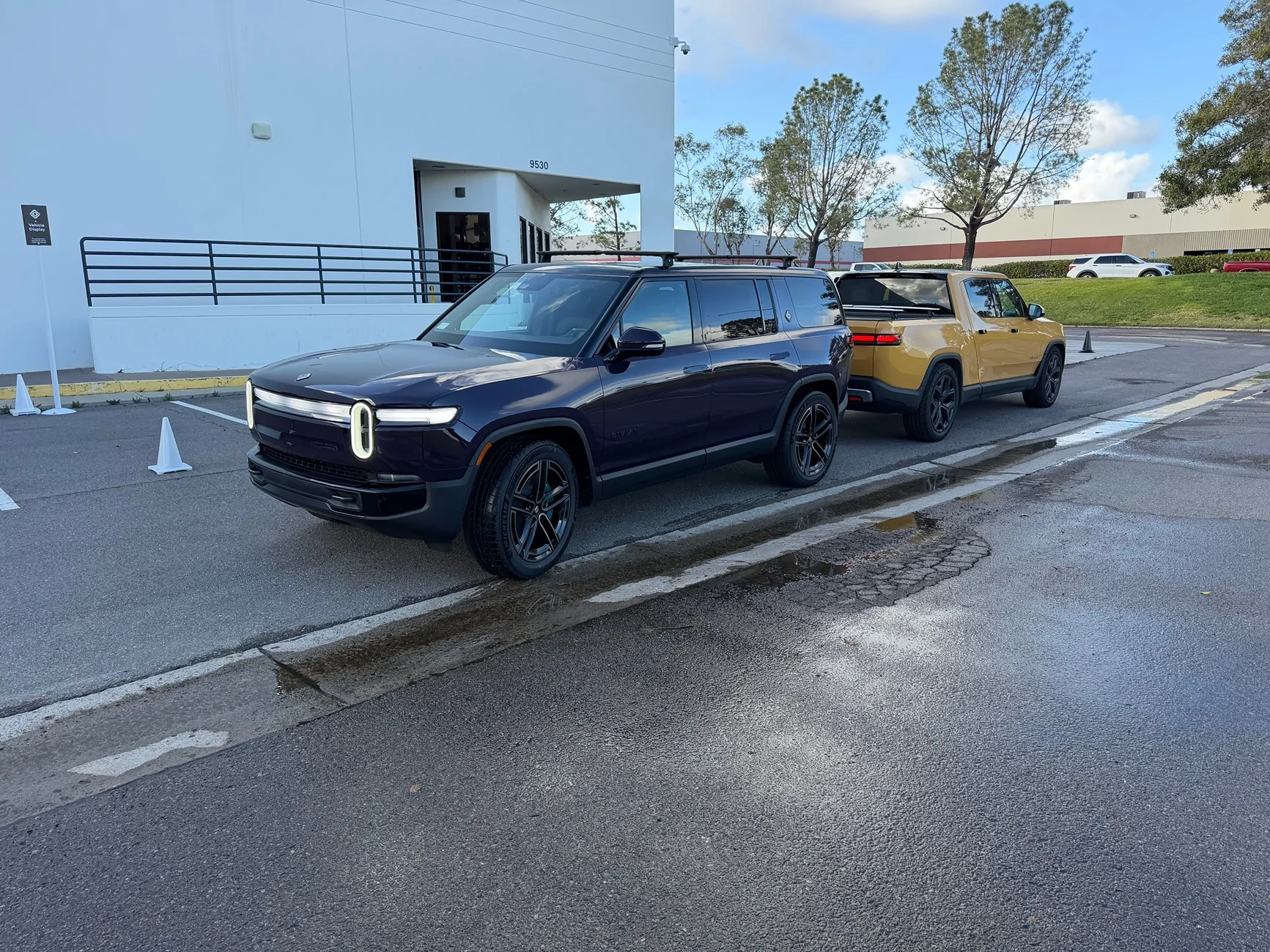 Rivian R1T R1S "Borealis" purple limited-edition paint color revealed! IMG_0898