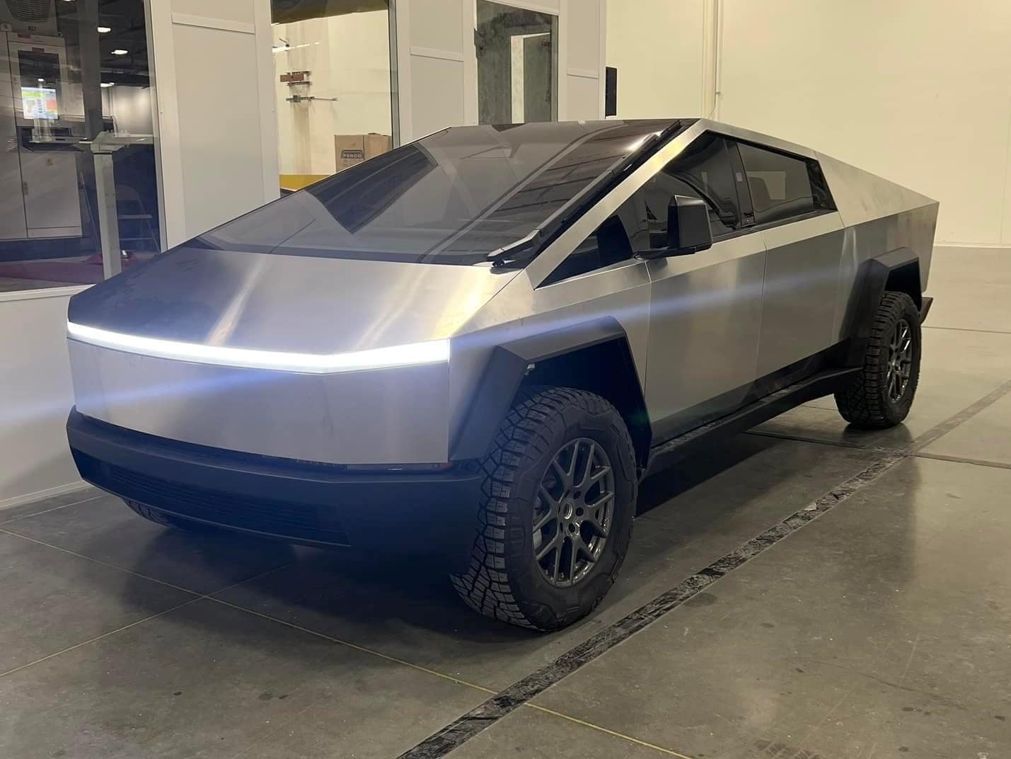 Rivian R1T R1S Current Tesla Owners: Moving to Rivian 2BFB9B97-1739-45CA-99A0-D7EBA66AE2F0