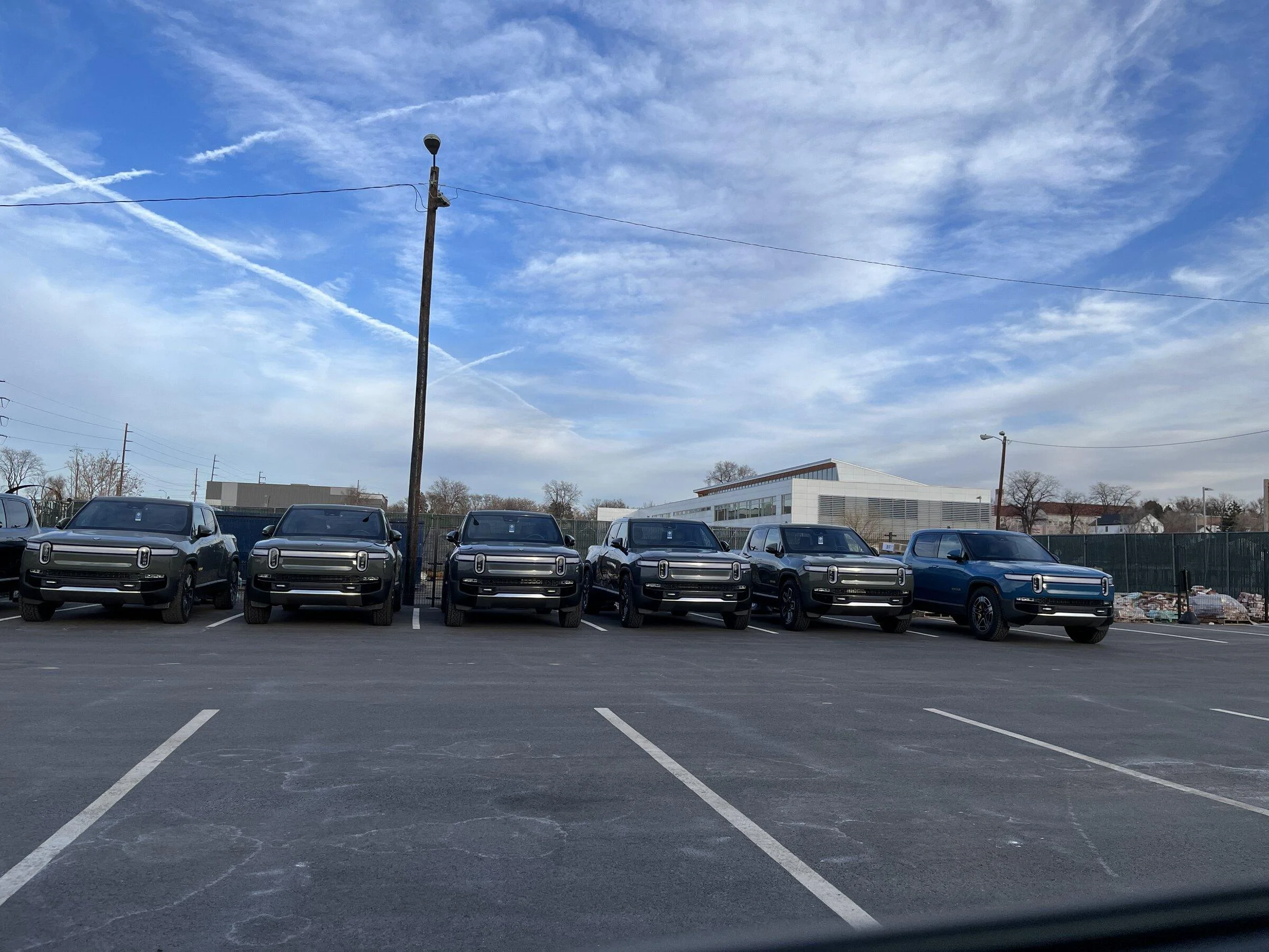 Rivian R1T R1S Colorado Checking In 2D721977-2BAA-4396-BE91-4ABA333297FE